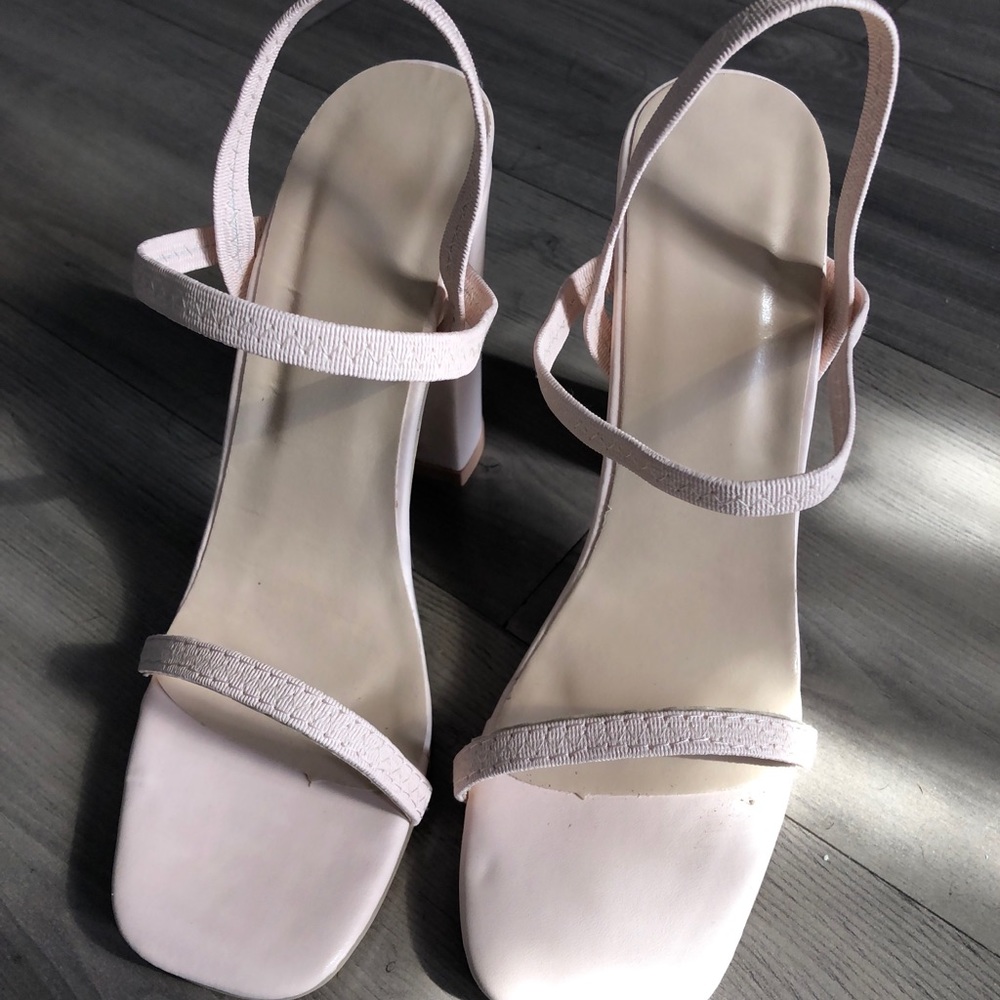 Nude heels size 6 NEW
